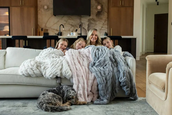 The Ultimate Guide to Minky Fabric: What It Is, Why It Feels So Soft, and How to Choose the Right Blanket